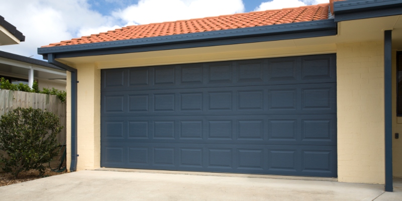 Garage Painting in Holly Springs, North Carolina